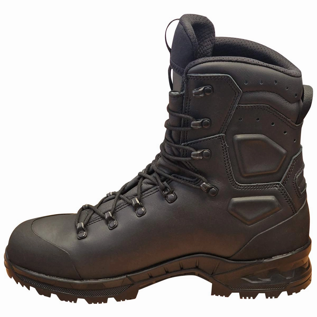 Shop For Latest Lowa Combat Boots MK2 GTX Black are hot sale now, get discount 74% off, purchasea our Items free shipping with 5-7 business days.