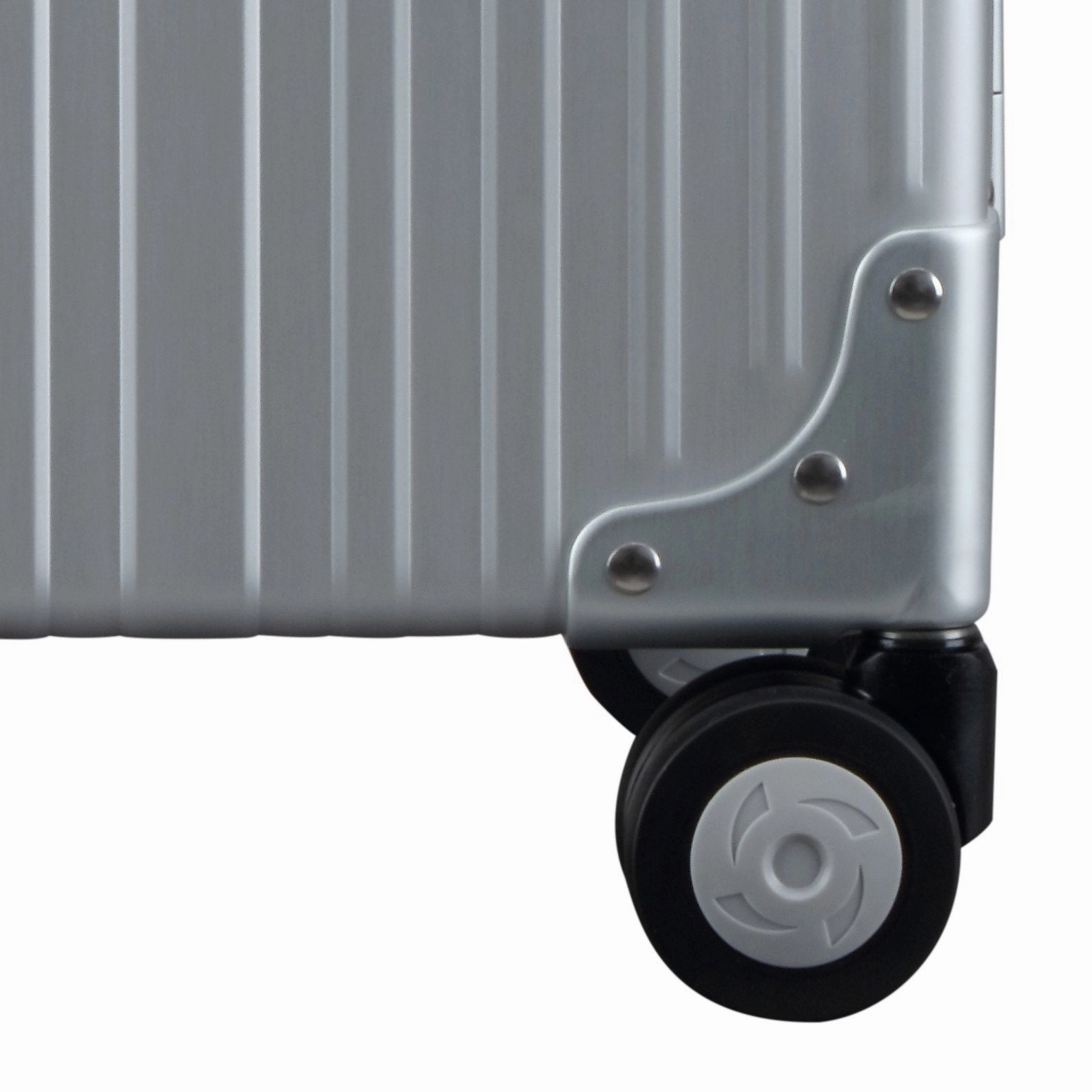 Aleon Classic 19" 4-Wheel International Carry-On