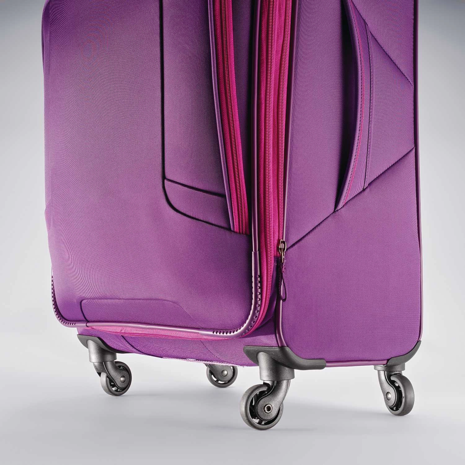 American Tourister 4 KIX 21" 4-Wheel Carry-On Luggage