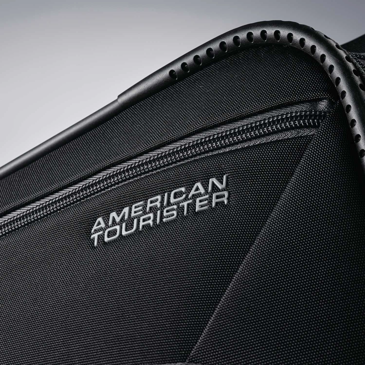 American Tourister 4 KIX 21" 4-Wheel Carry-On Luggage