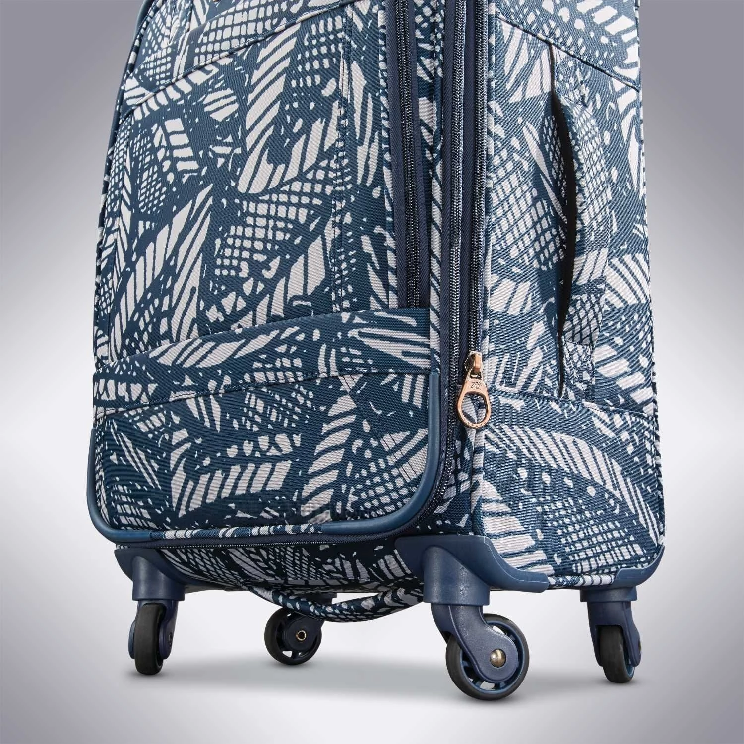 American Tourister Belle Voyage 21" 4-Wheel Carry-On Luggage