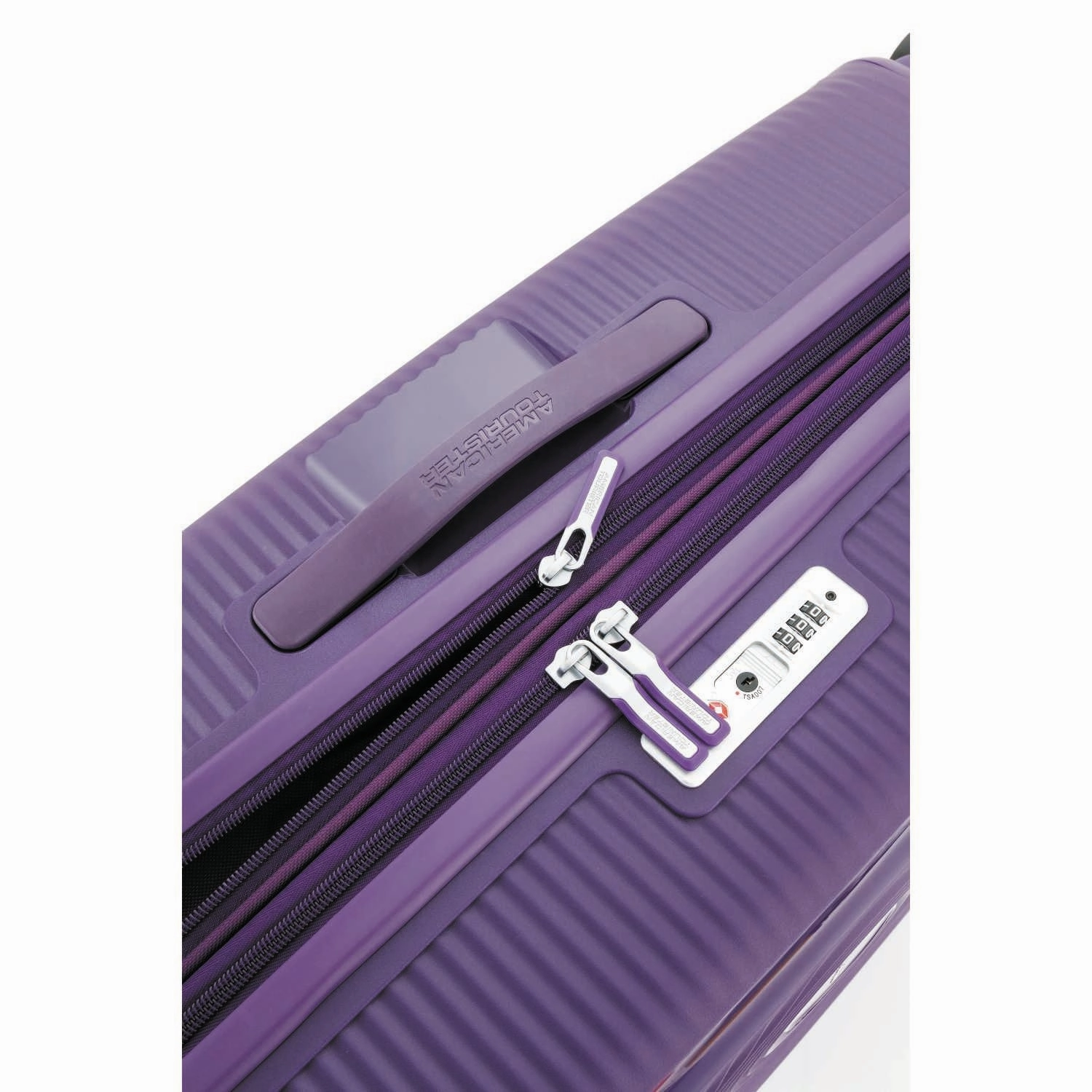 American Tourister Curio 20" 4-Wheel Carry-On Luggage