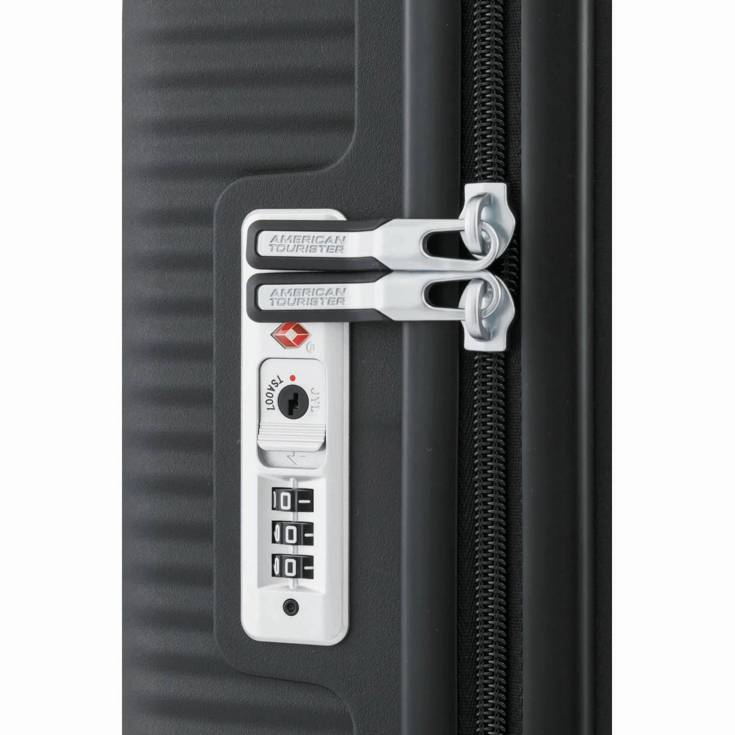 American Tourister Curio 20" 4-Wheel Carry-On Luggage