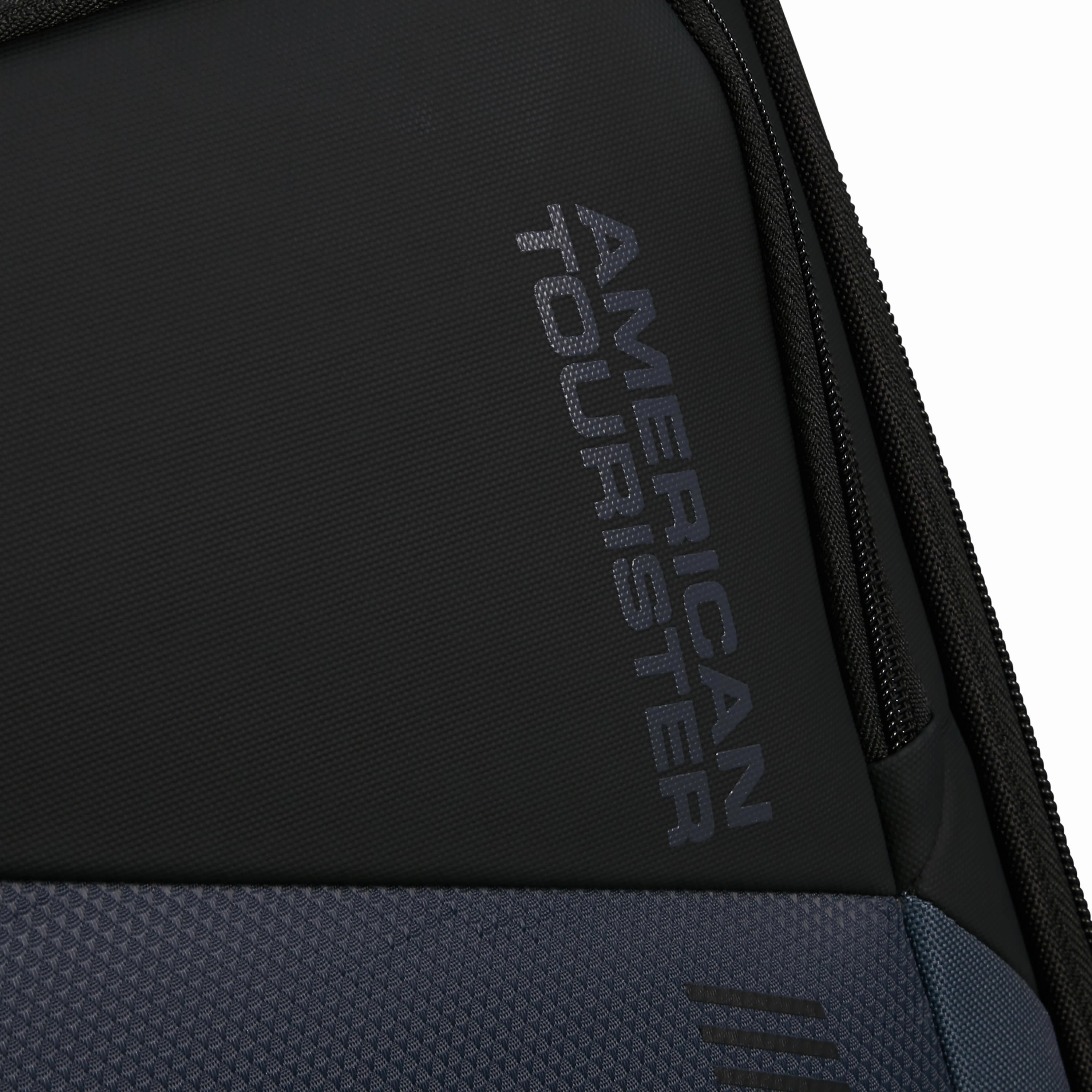 American Tourister Daring Dash Spinner Expandable Carry-On Luggage
