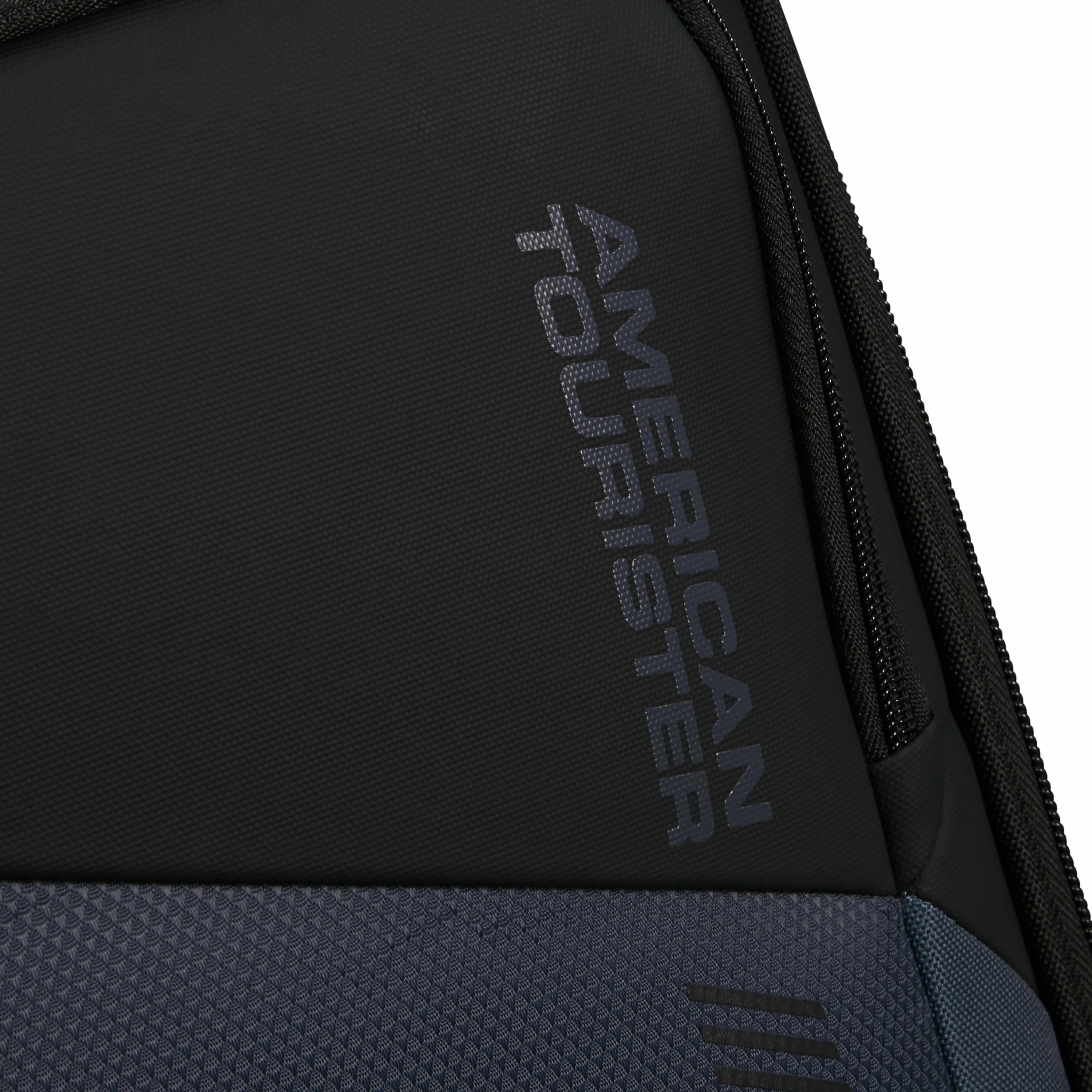 American Tourister Daring Dash Spinner Expandable Medium Luggage