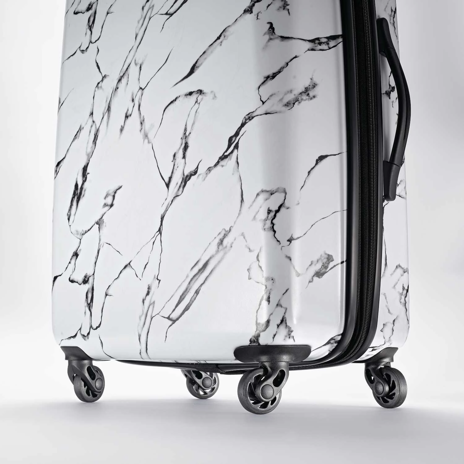 American Tourister Moonlight 28" 4-Wheel Large Luggage