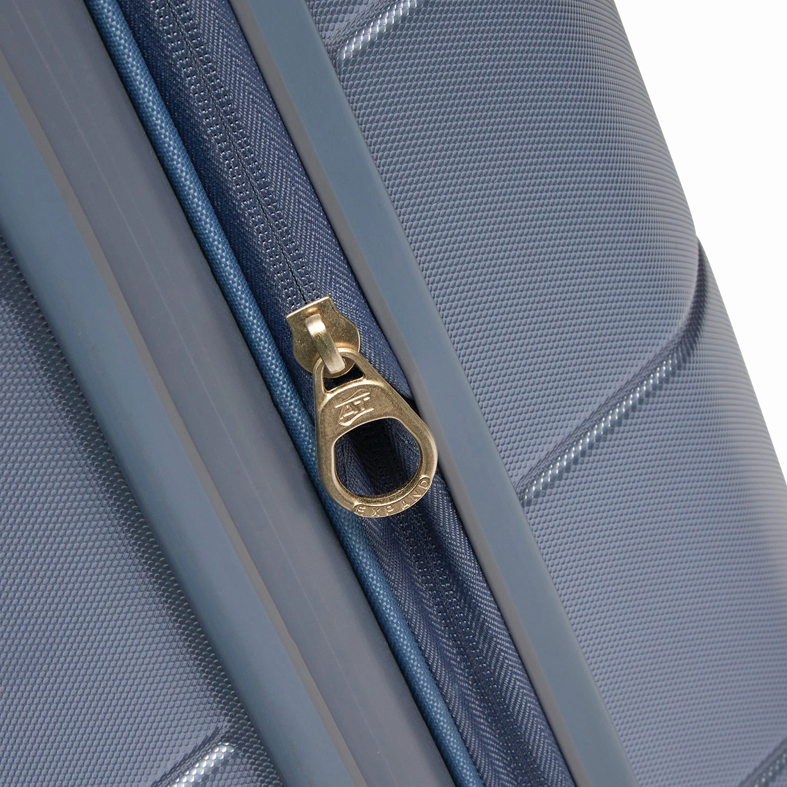 American Tourister Stratum 2.0 Medium 24" Hardside Spinner Luggage