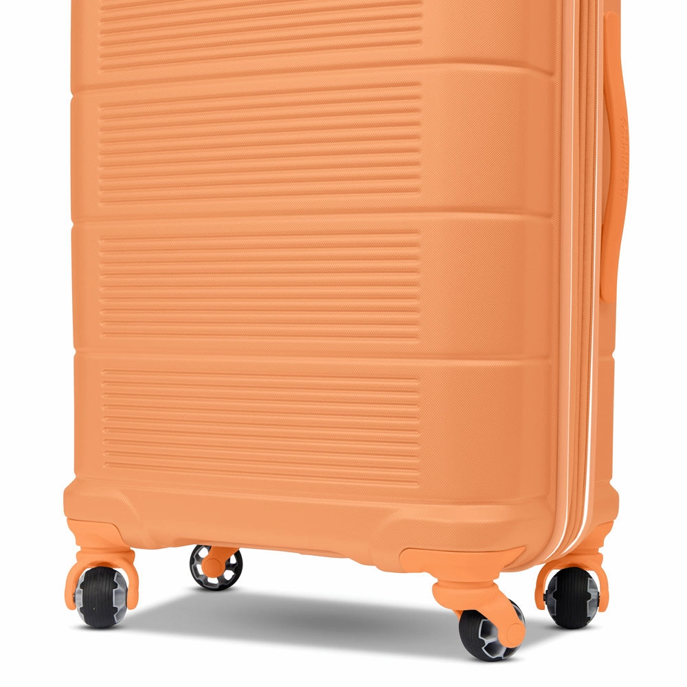 American Tourister Stratum 2.0 Medium 24" Hardside Spinner Luggage