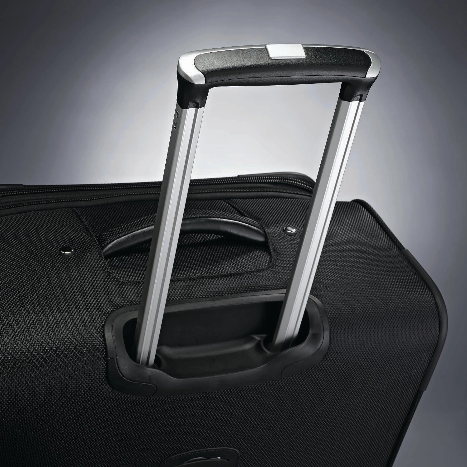 American Tourister Triumph DLX 25" 4-Wheel Medium Luggage