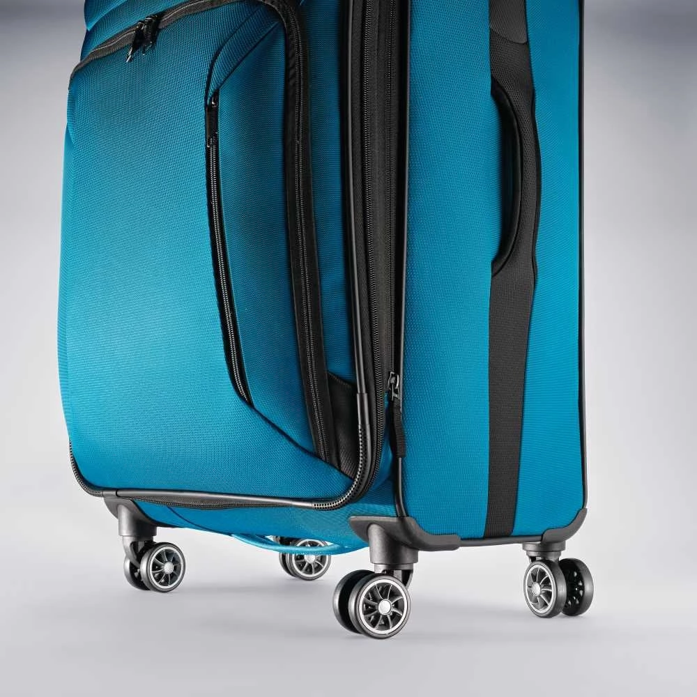 American Tourister Zoom 25" 4-Wheel Medium Luggage