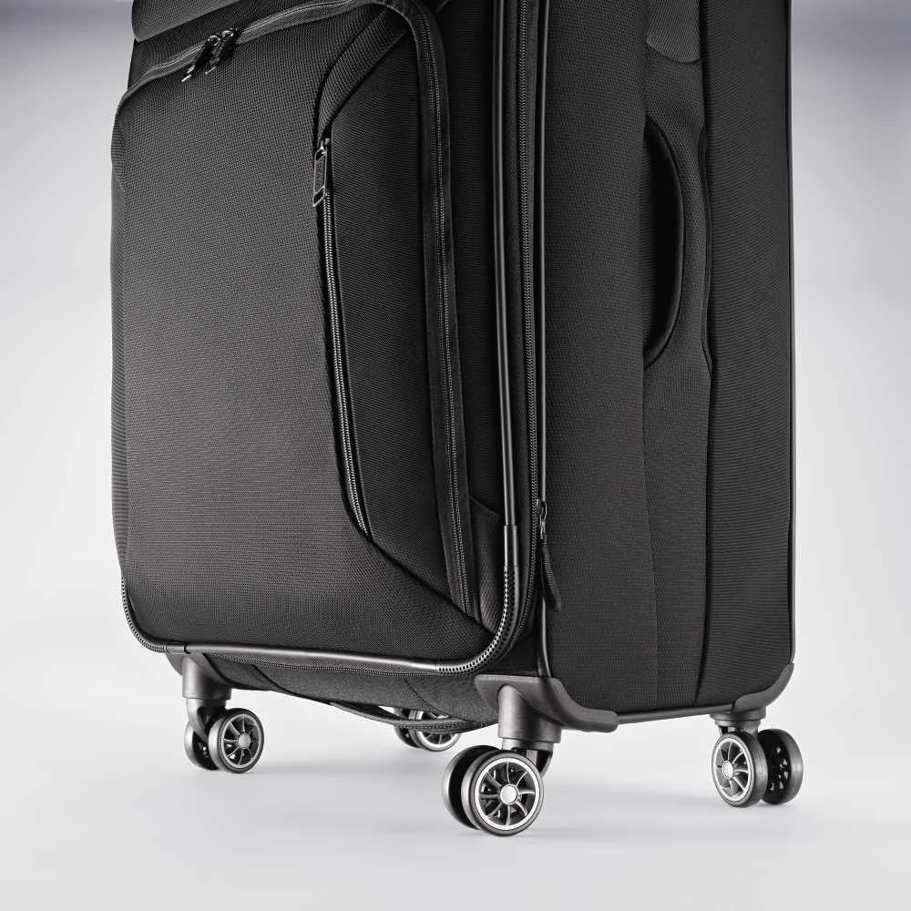 American Tourister Zoom 25" 4-Wheel Medium Luggage