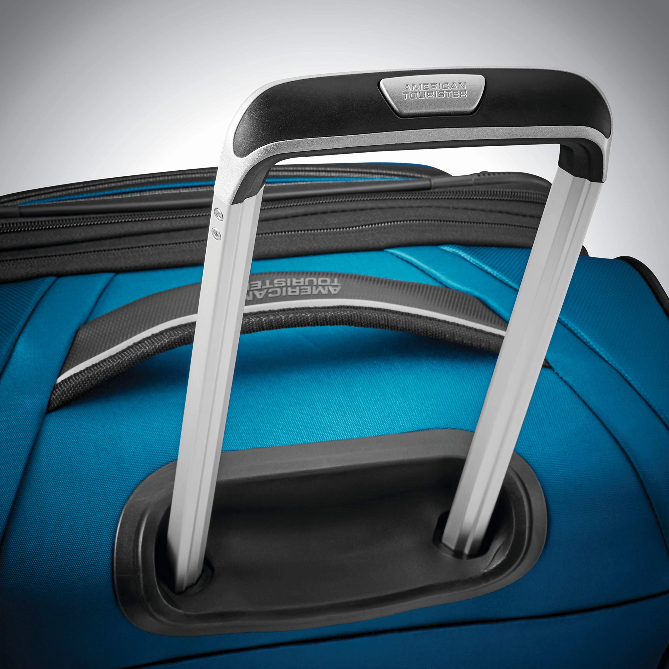 American Tourister Zoom Turbo 25" 4-Wheel Medium Luggage