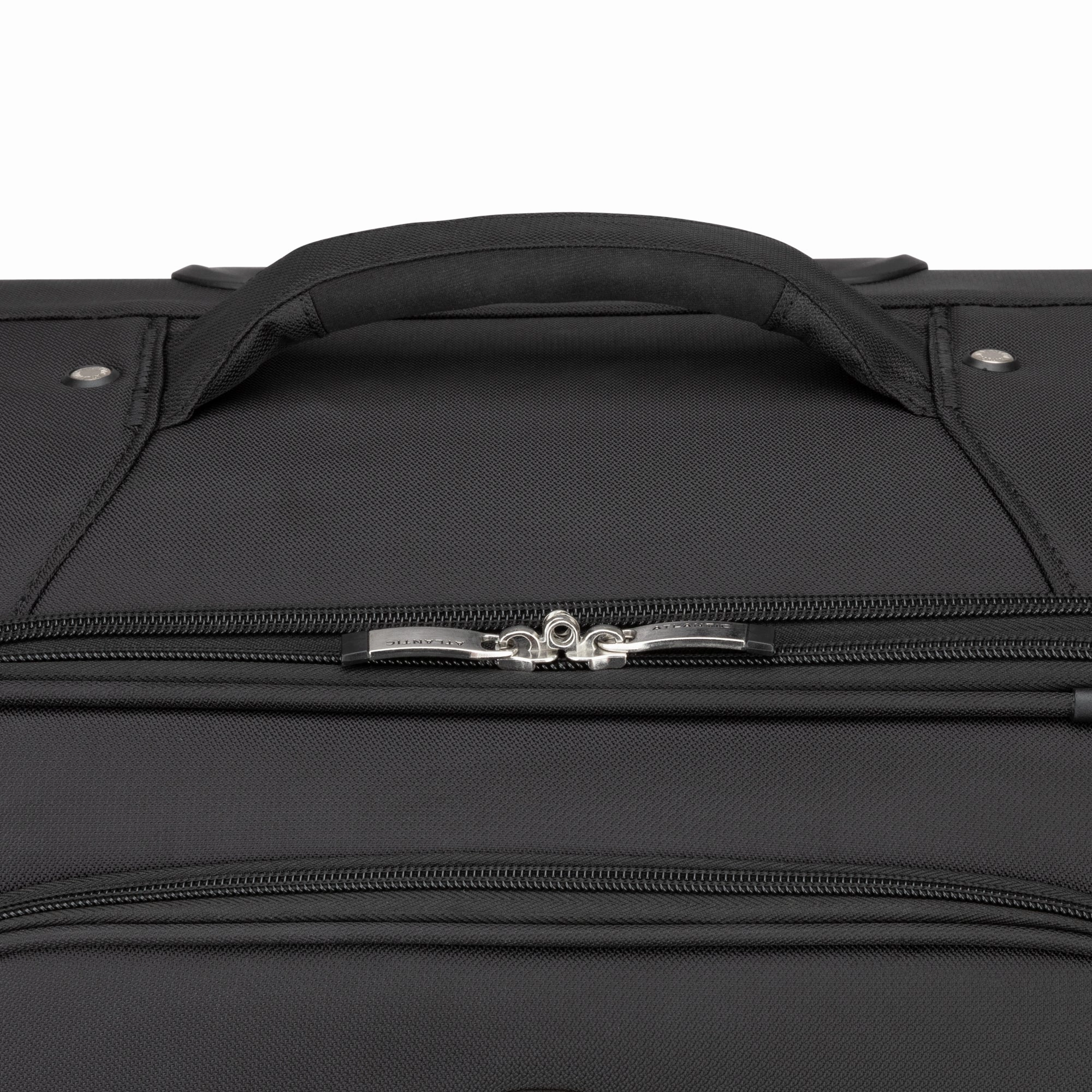 Atlantic Artisan III Spinner Medium Expandable Luggage