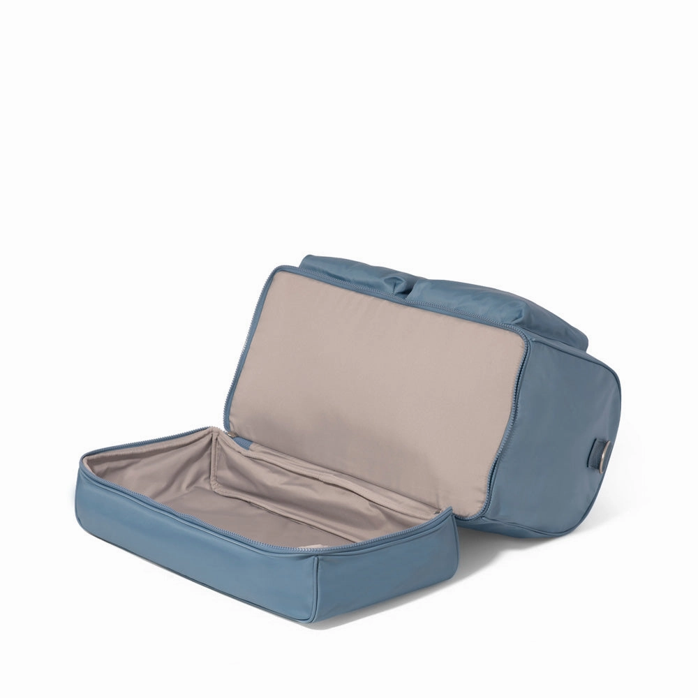 Baggallini Deluxe Fifth Avenue Weekender