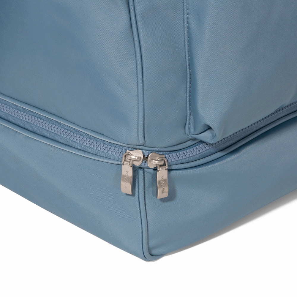 Baggallini Deluxe Fifth Avenue Weekender