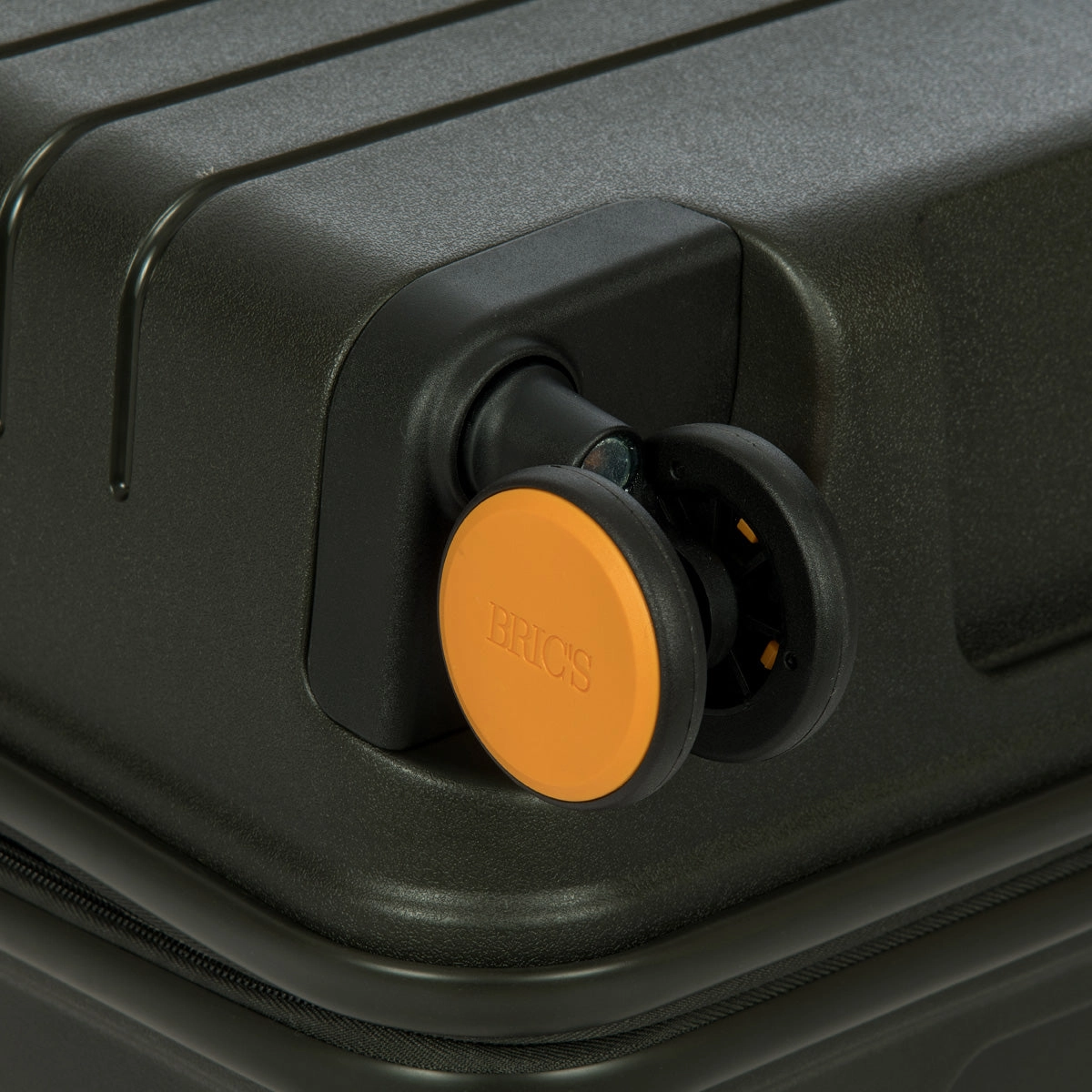 Bric's B|Y Ulisse 21" Expandable Spinner
