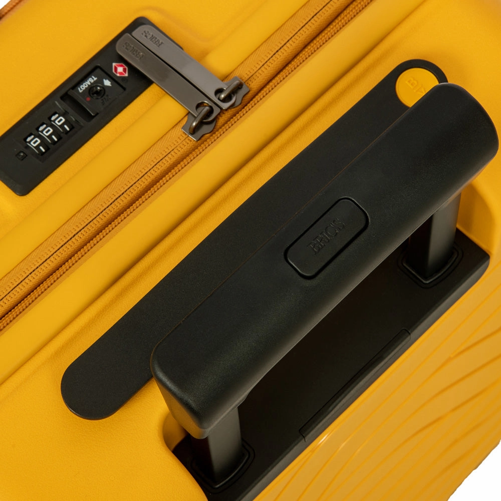 Bric's B|Y Ulisse 21" Expandable Spinner w/Pocket