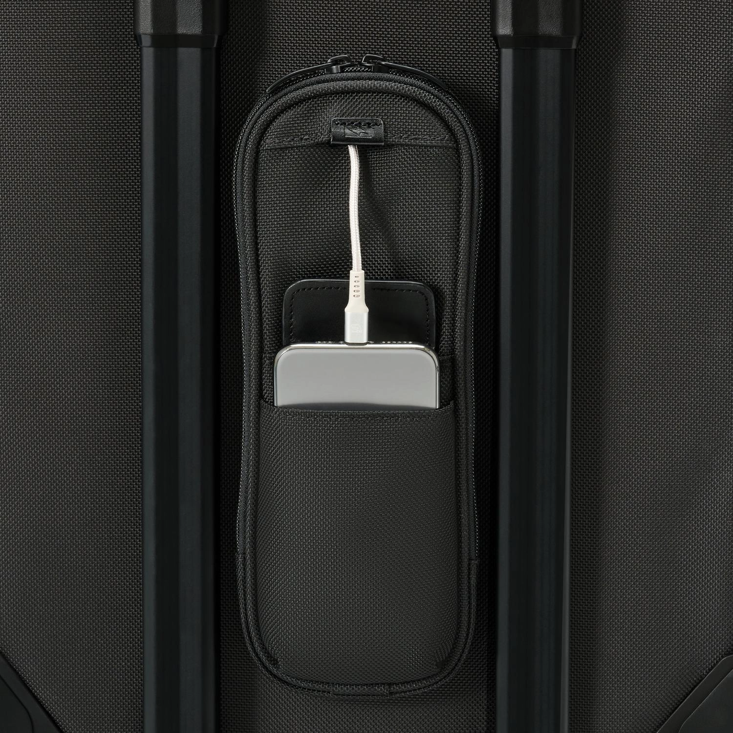 Briggs & Riley Baseline Global 21" 2-Wheel Carry-On Duffle