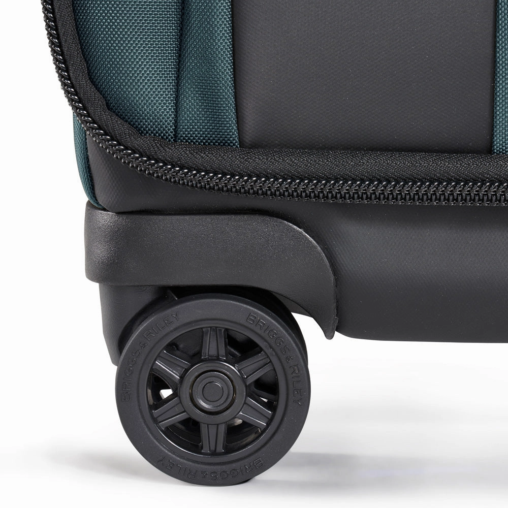 Briggs & Riley ZDX 21" 4-Wheel Carry-On Luggage