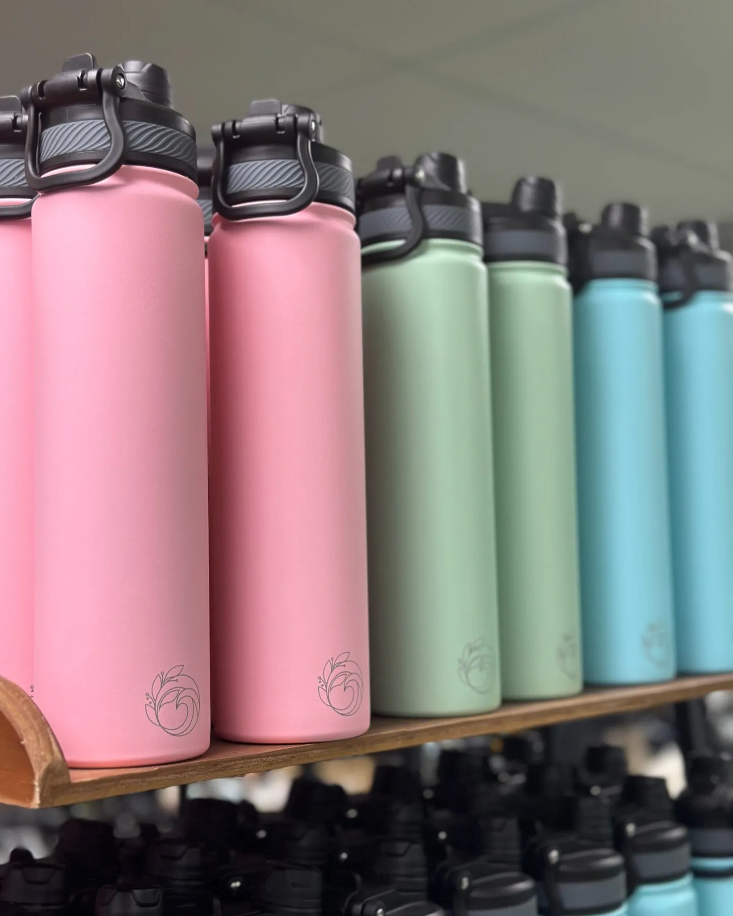 Provide Genuine Buy Clearance Grace 25oz Insulated Bottle with FlowSip Cap | Best SEll , top quality and reasonable price, get your best service, free shipping.