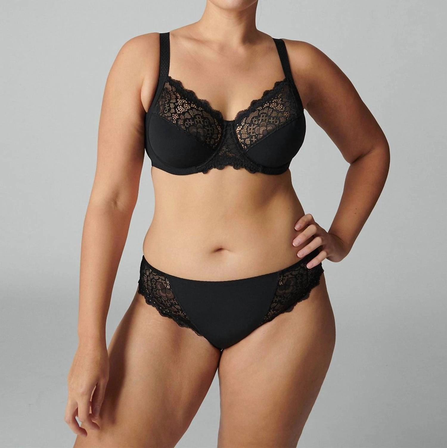 Caresse Full Cup Bra In Black
