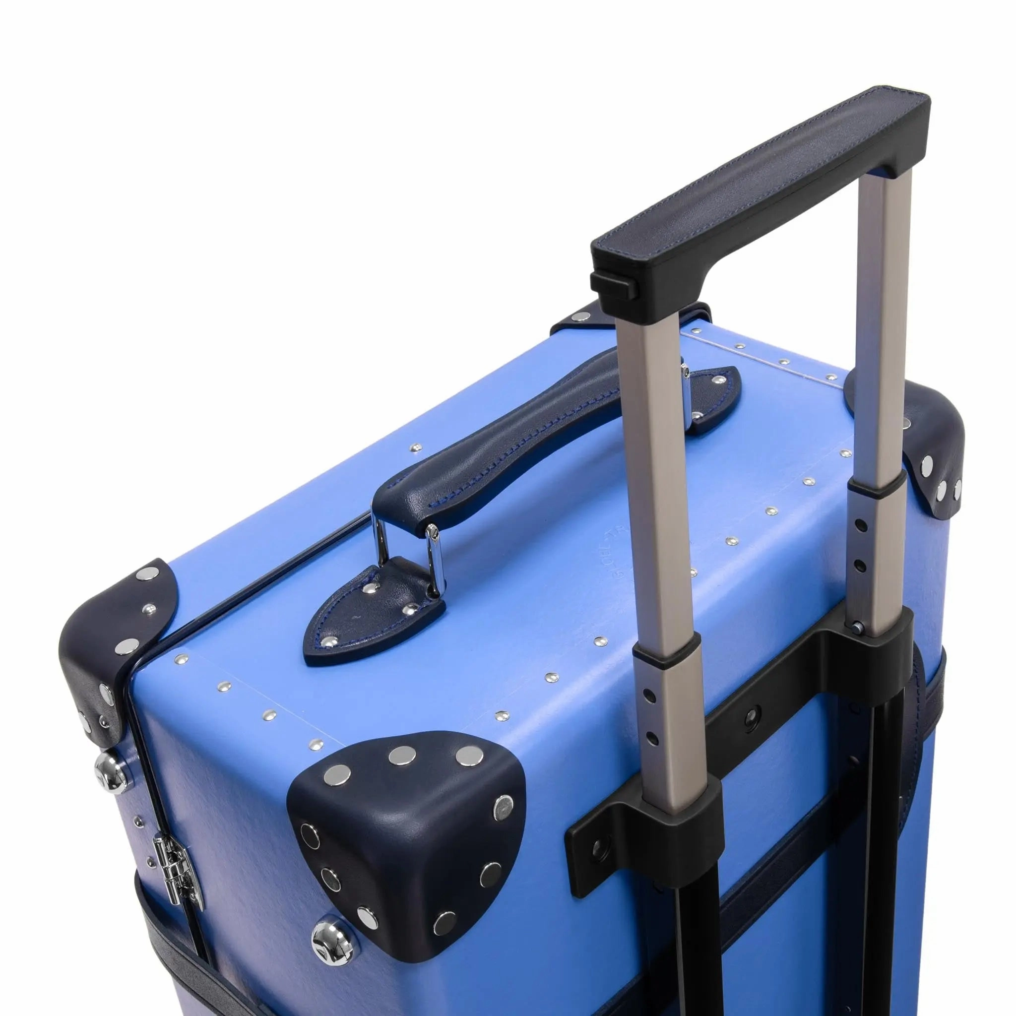 Cruise  Medium Check-In - 2 Wheels | Royal Blue/Navy/Chrome