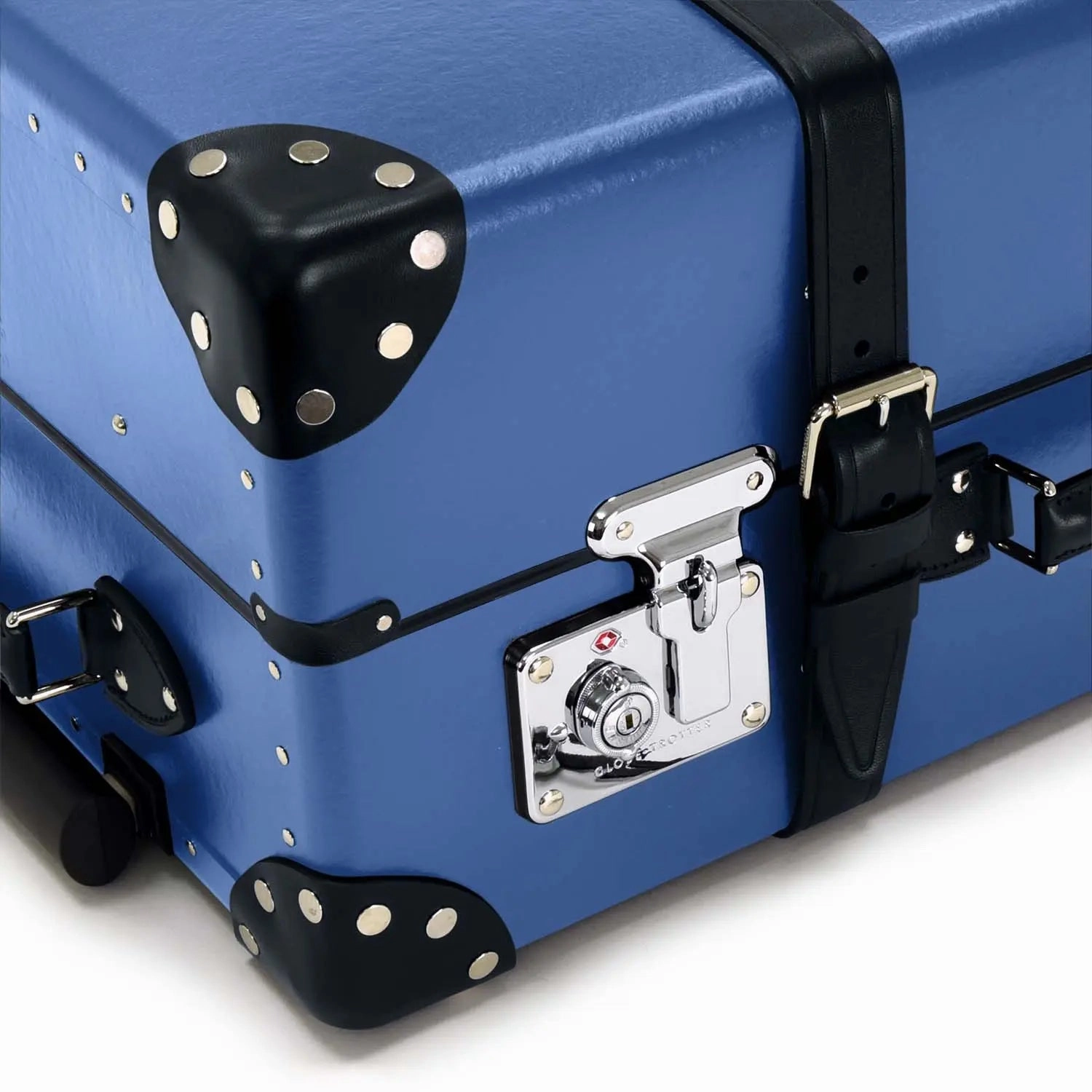 Cruise  Medium Check-In - 4 Wheels | Royal Blue/Navy/Chrome