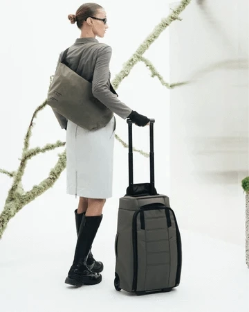 Db Hugger Roller Bag Carry-on 40L
