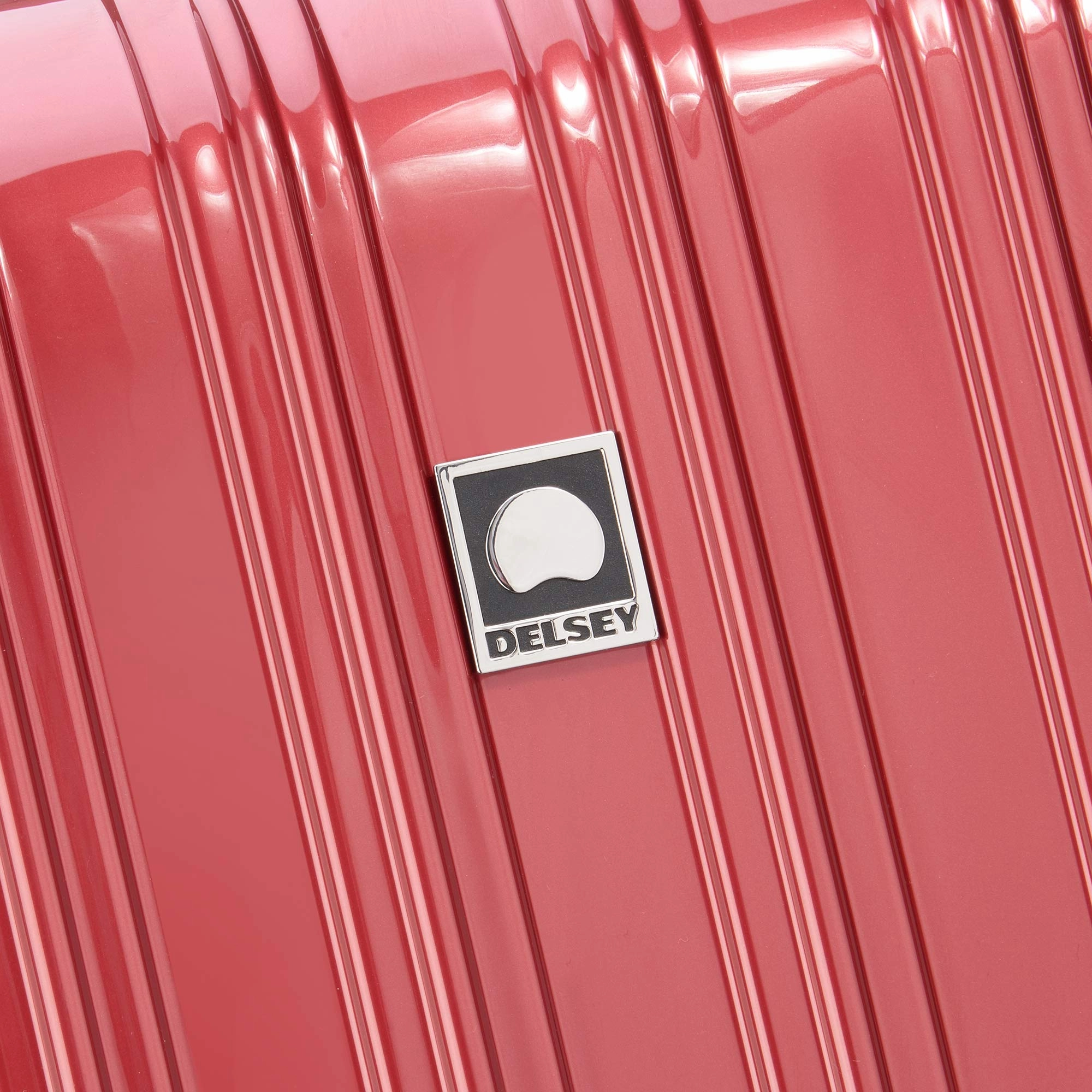 DELSEY Paris Helium Aero 25" 4-Wheel Medium Luggage