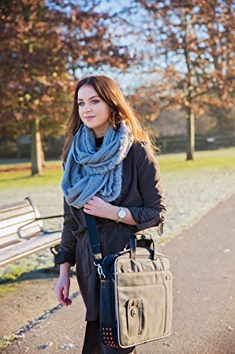 DURAGADGET Black and Orange Padded Carry Case with Removable Shoulder Strap for The MSI GV62 7RE