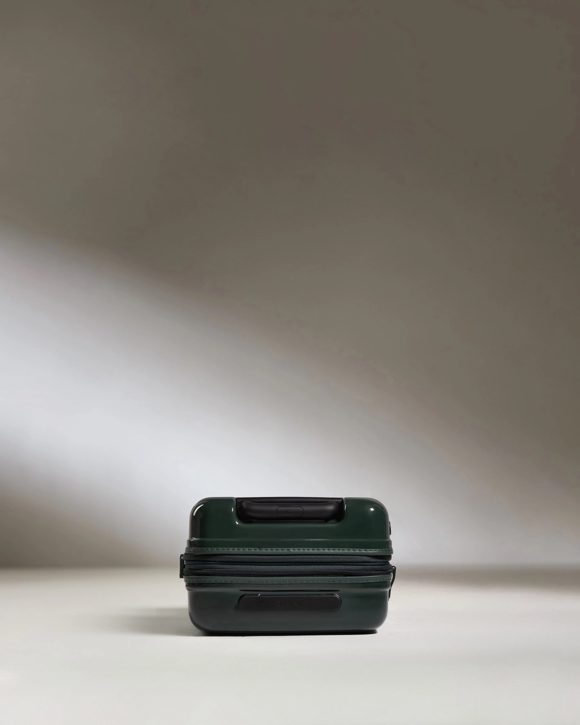 Expandable Carry-on Luggage in Green Gloss - Icon Stripe