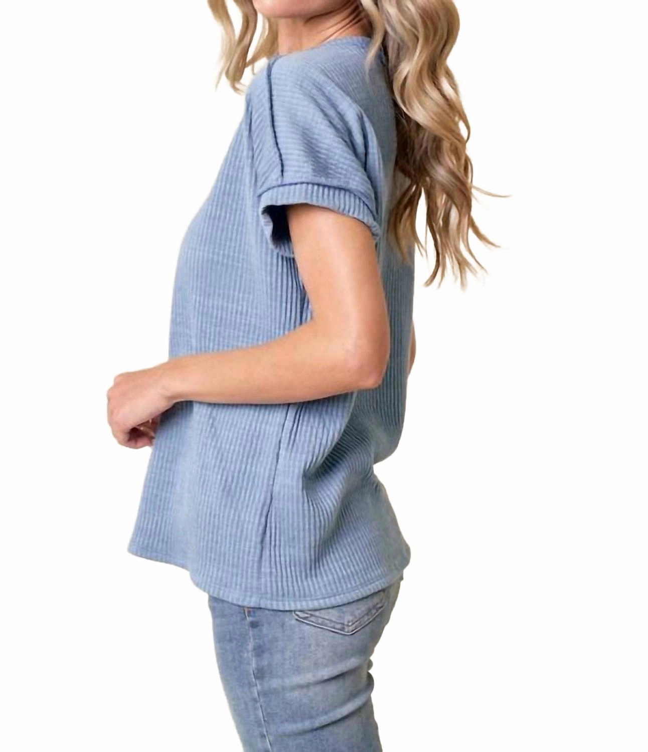Hana's Short Sleeve Top In Light Blue