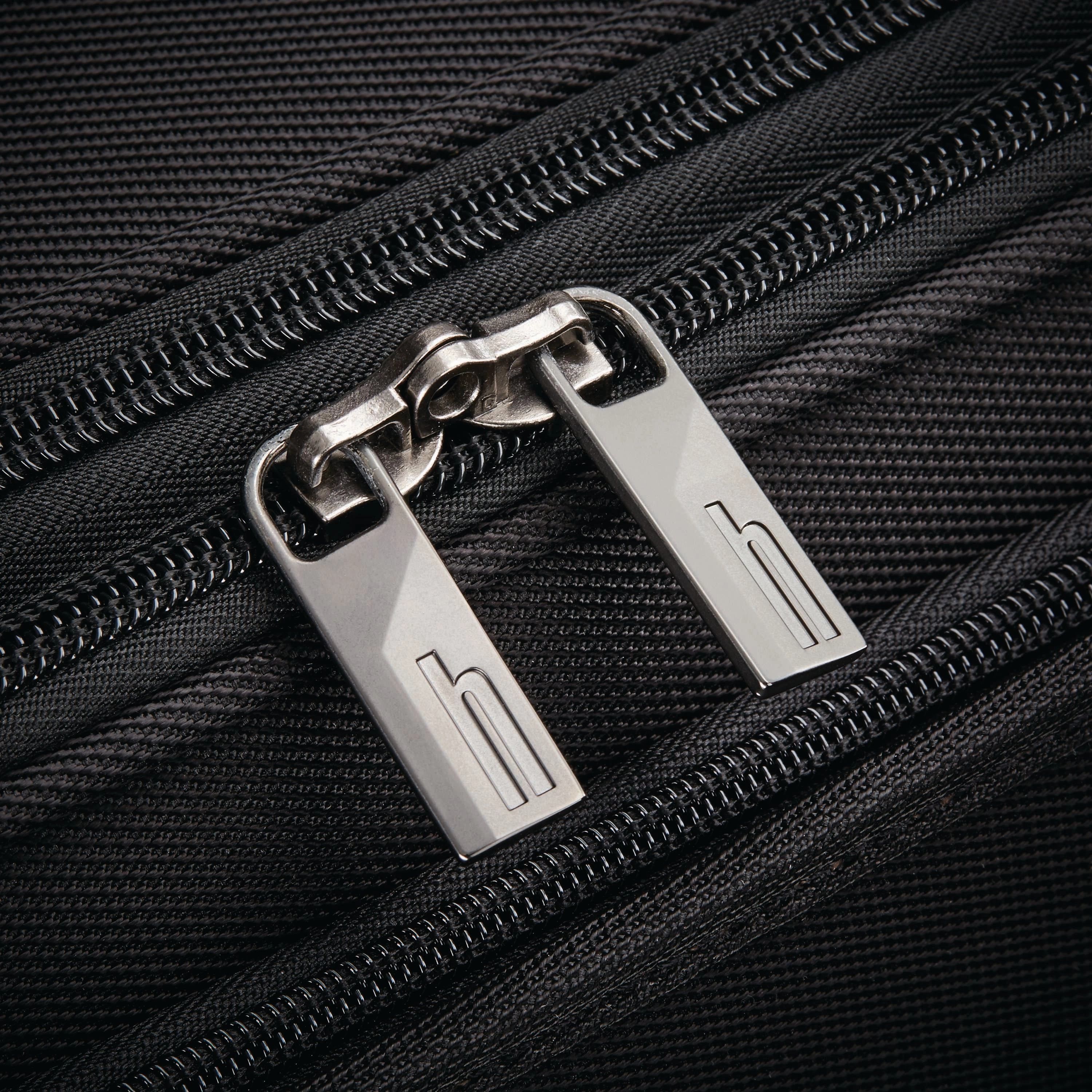 Hartmann Century Medium Journey Expandable Spinner