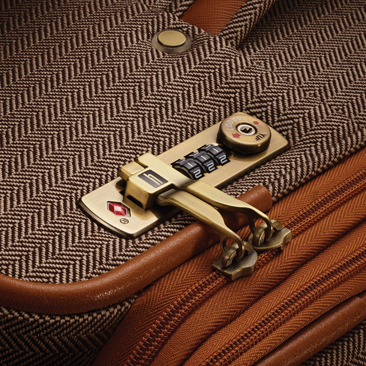 Hartmann Herringbone Luxe Carry On Expandable Spinner