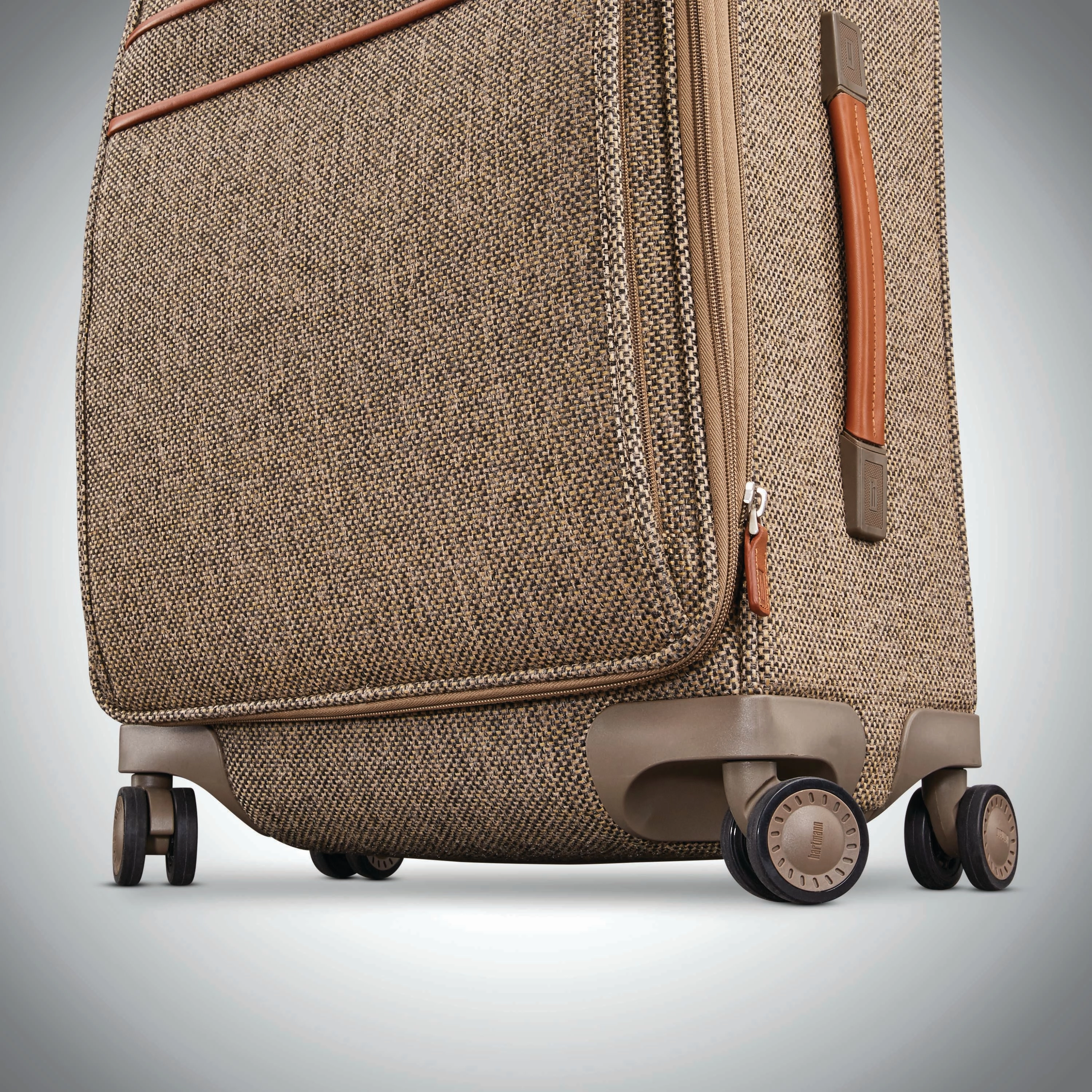 Hartmann Tweed Legend 22" 4-Wheel Carry-On Luggage
