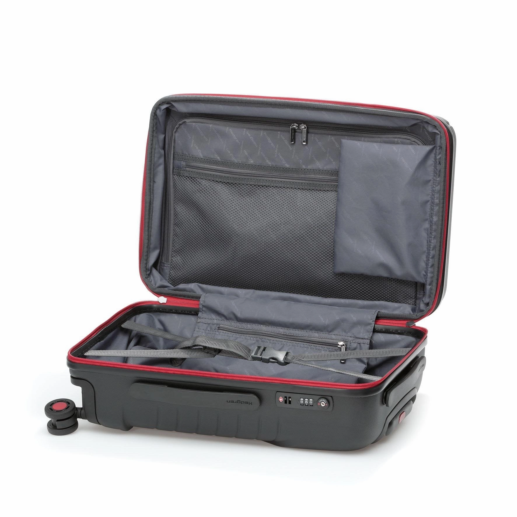 Hedgren Flight 20" 4-Wheel Carry-On Luggage