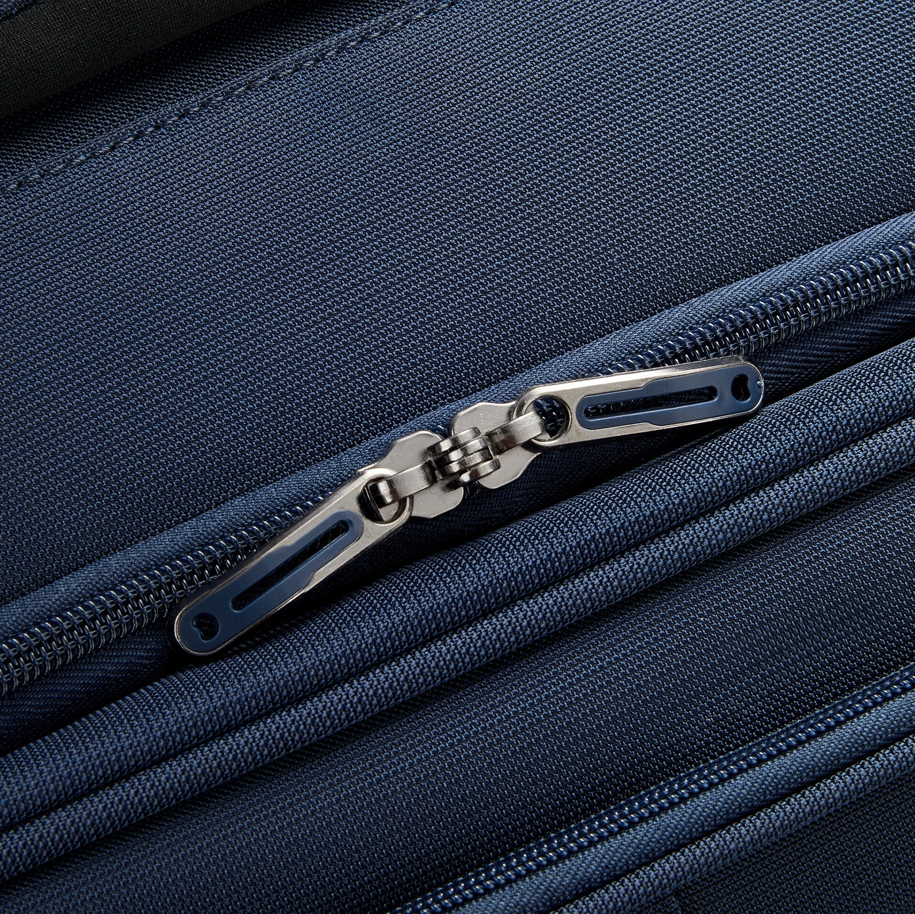 HELIUM DLX CARRY-ON - 21"