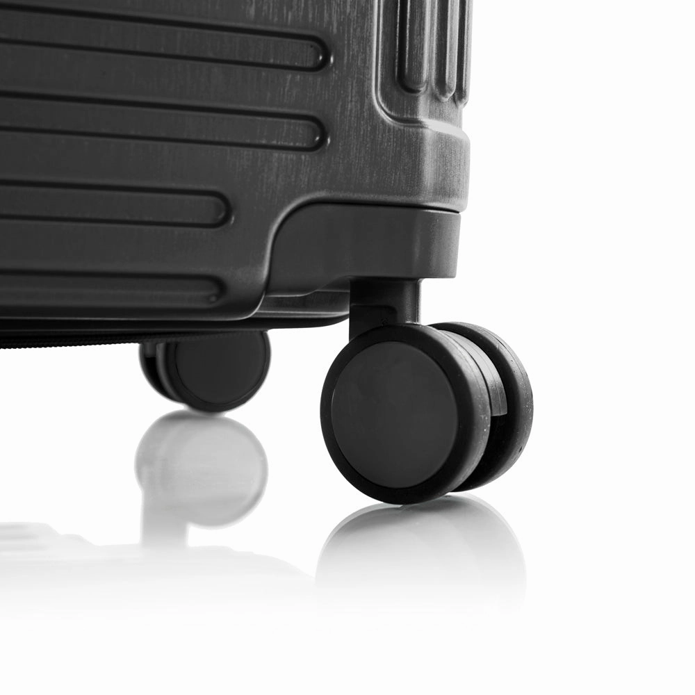 Heys Edge Polycarbonate Expandable Spinner Large Luggage with TSA lock
