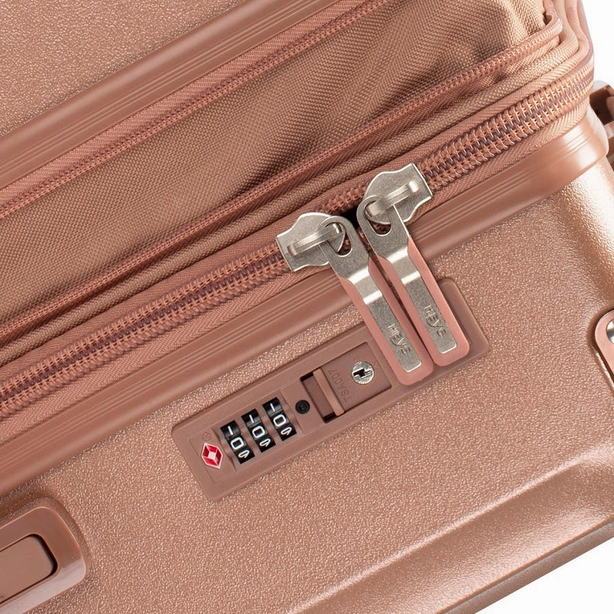 Heys Luxe 21" Spinner