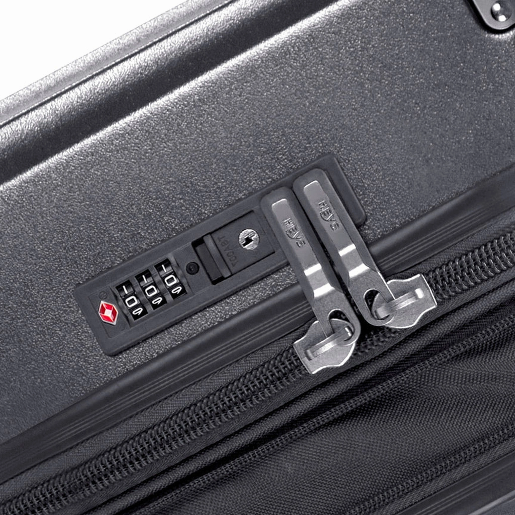 Heys Luxe 30" Trunk Spinner