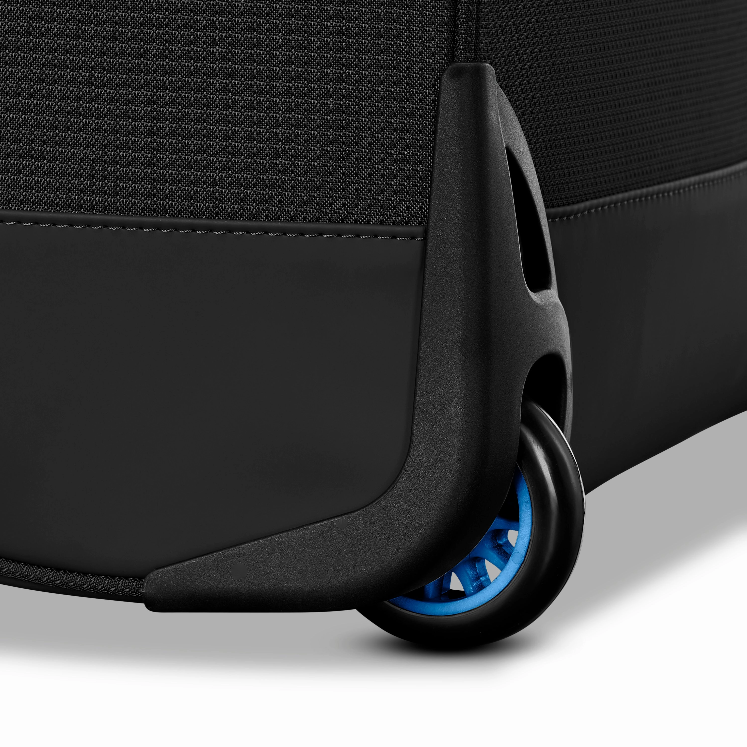 High Sierra Hi-Life 28" Wheeled Expandable Duffle