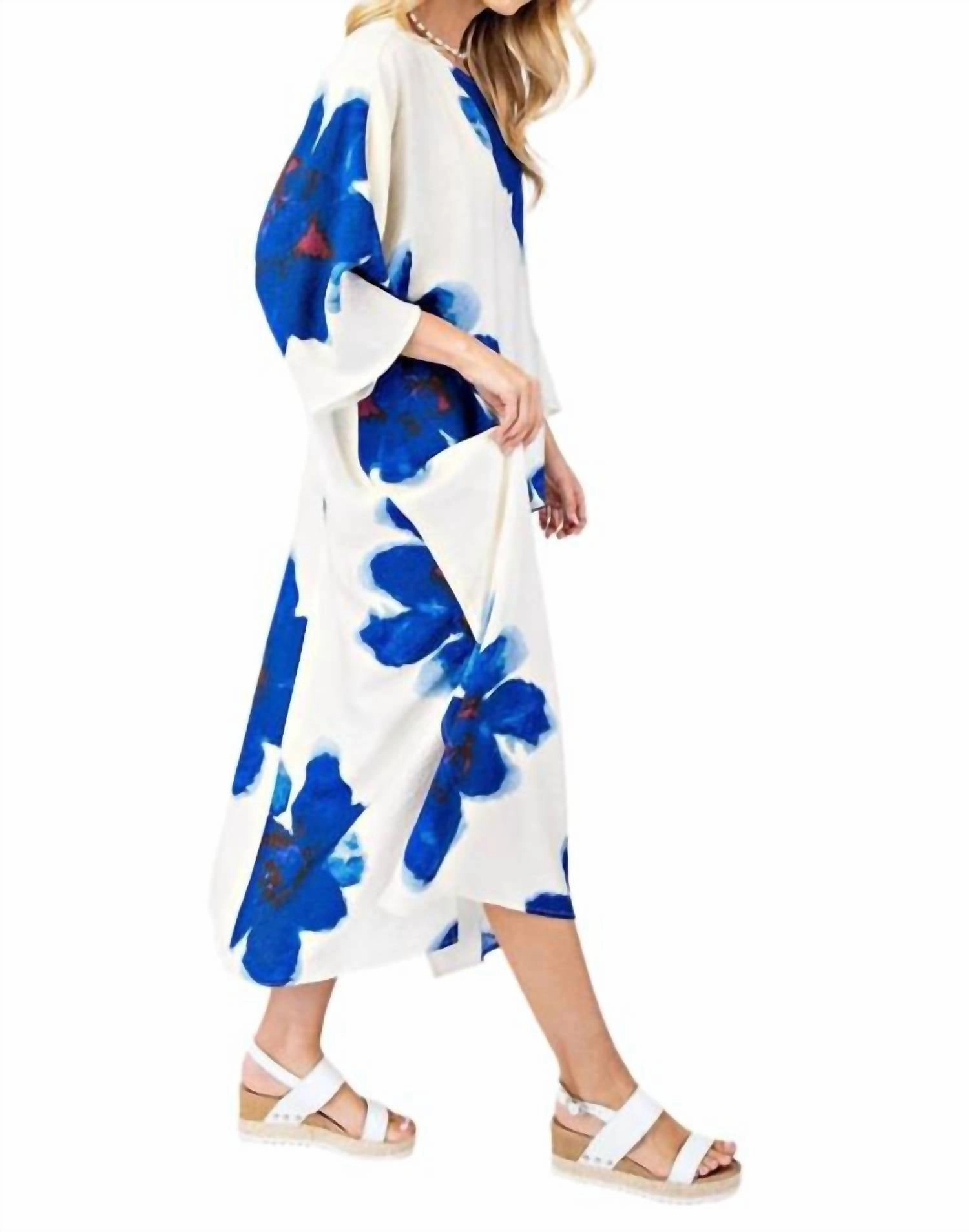 Indigo Flower Caftan In White/blue