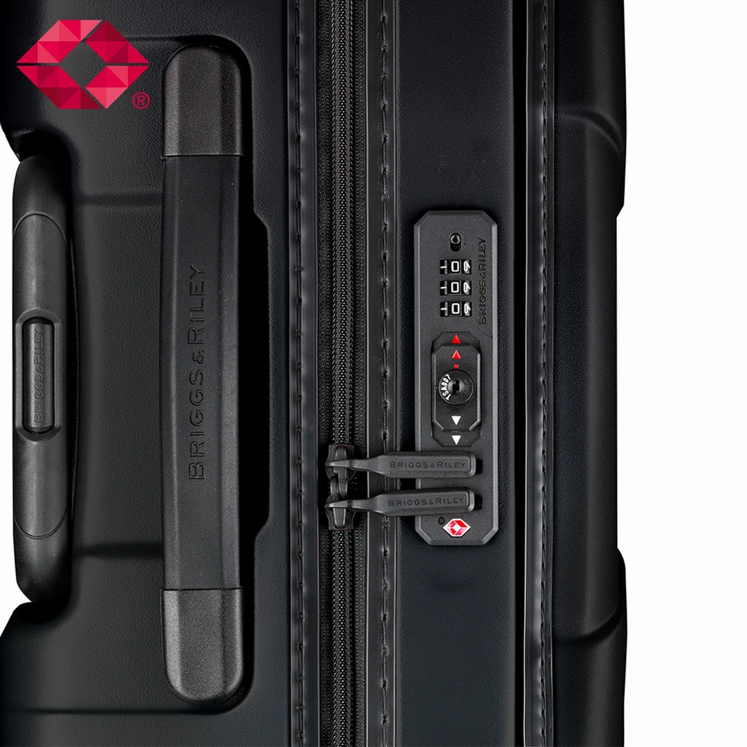 International 21" Carry-On Spinner - Torq Collection #QU221SP