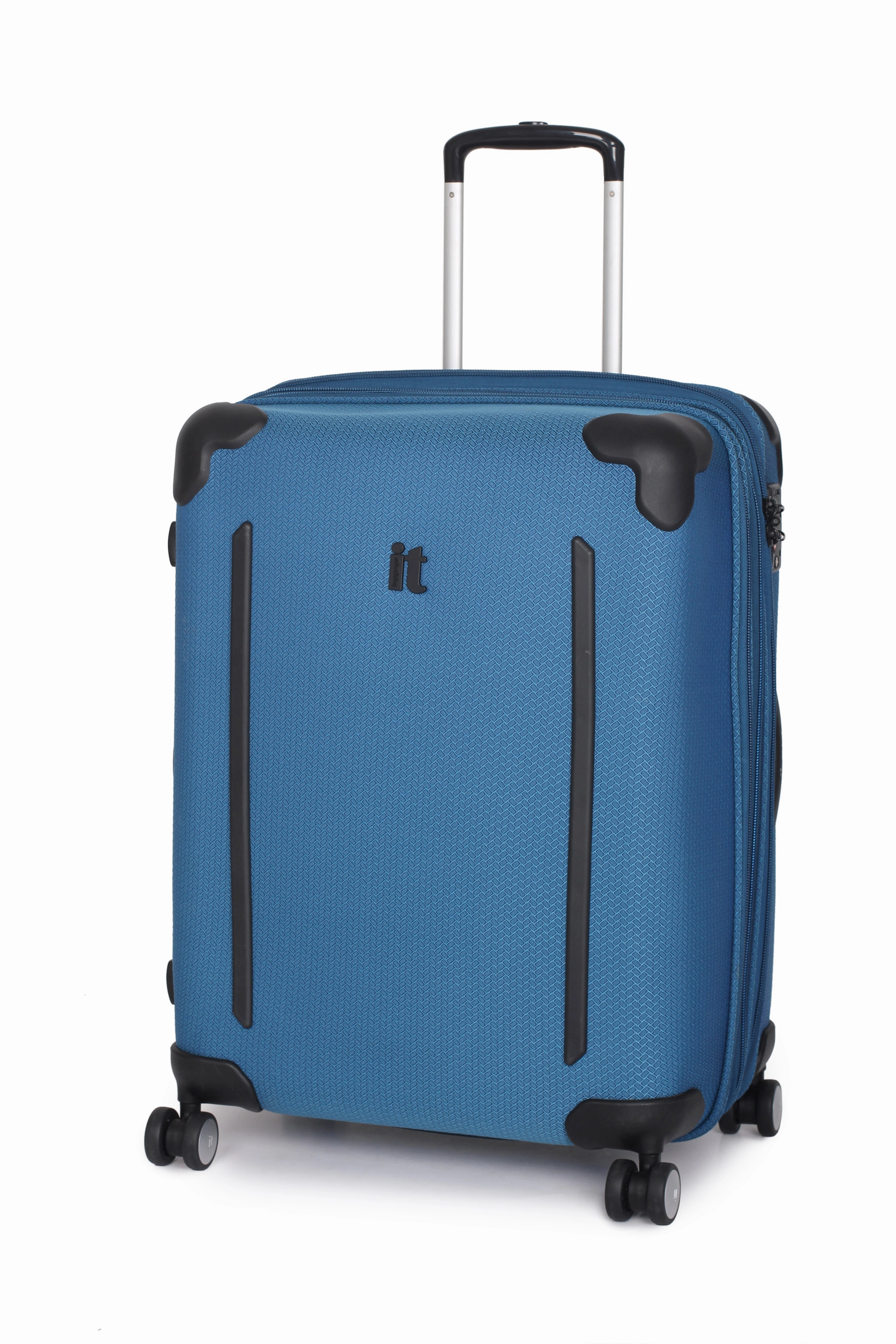 IT Luggage Defender 27.5" 4-Wheel Medium Luggage