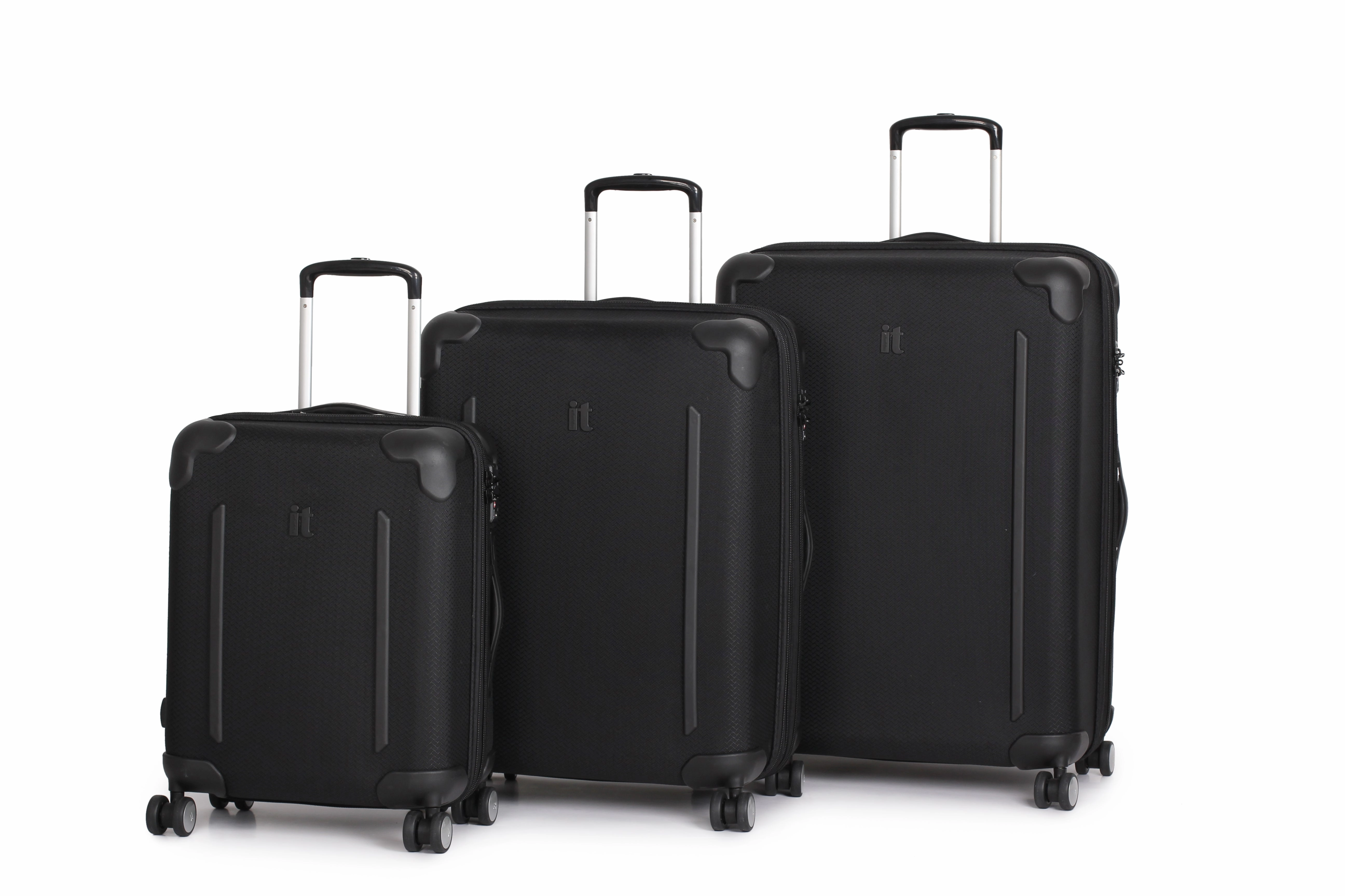 IT Luggage Defender 27.5" 4-Wheel Medium Luggage
