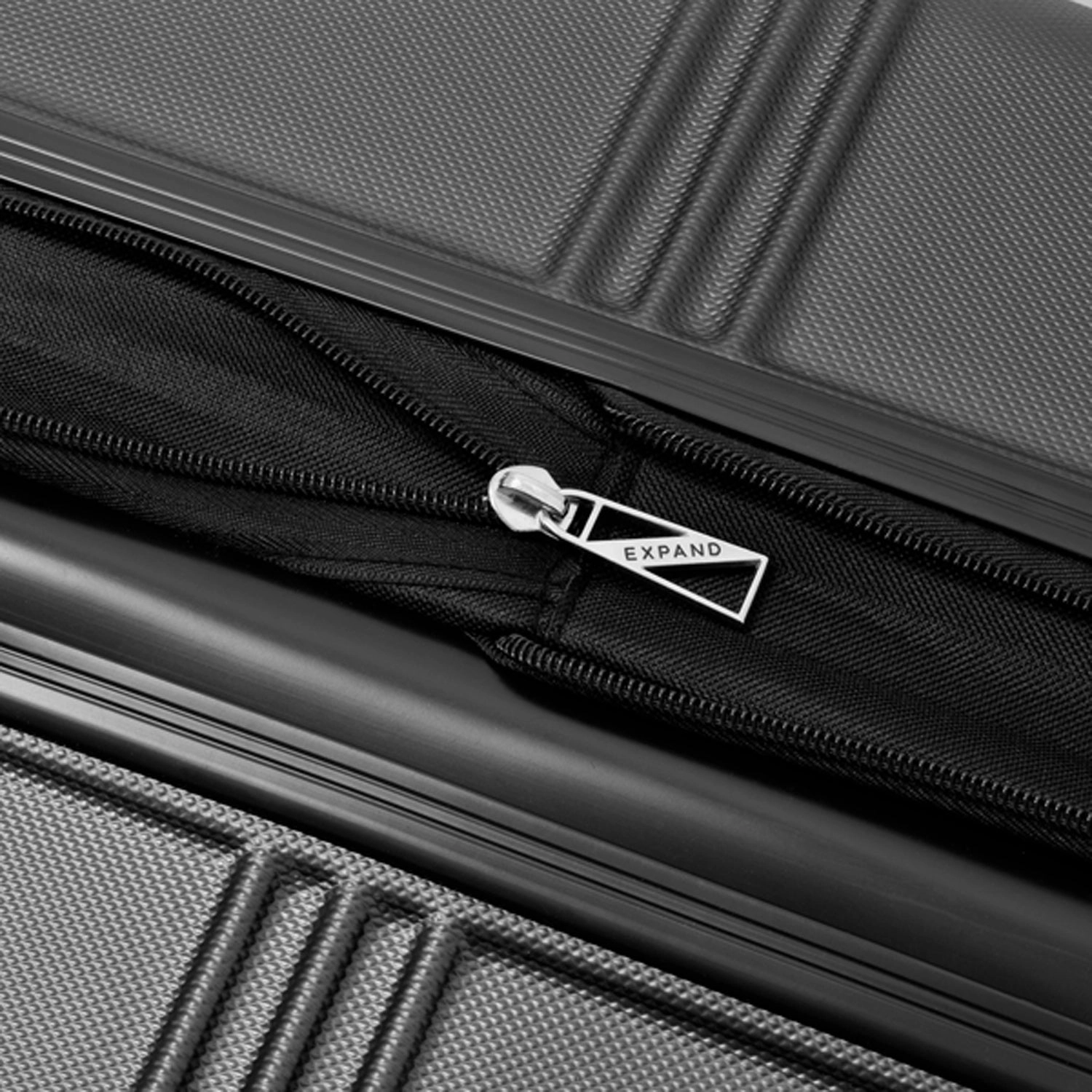 London Fog Kingsbury 29" 4-Wheel Large Luggage