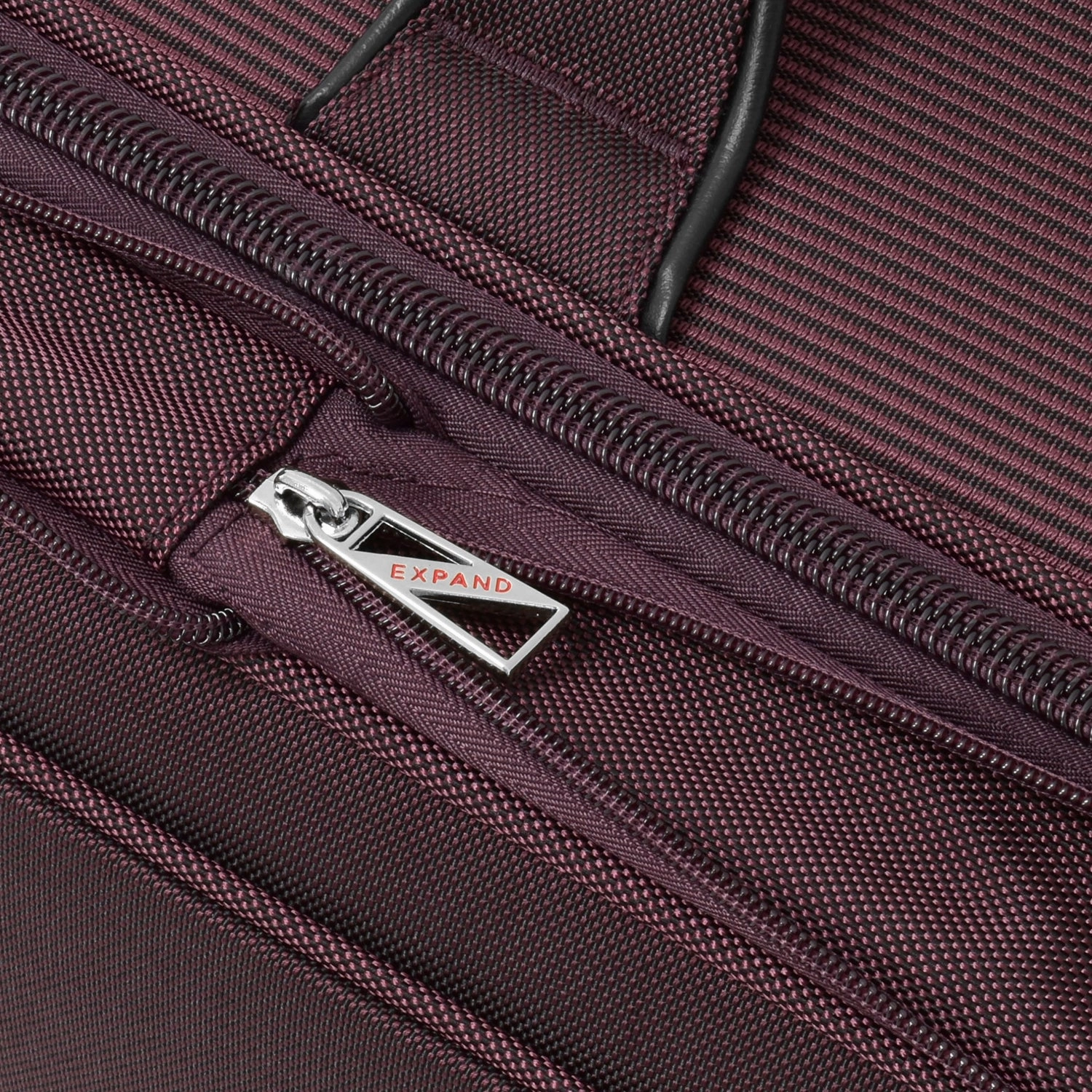 London Fog Langley 25" Expandable Spinner