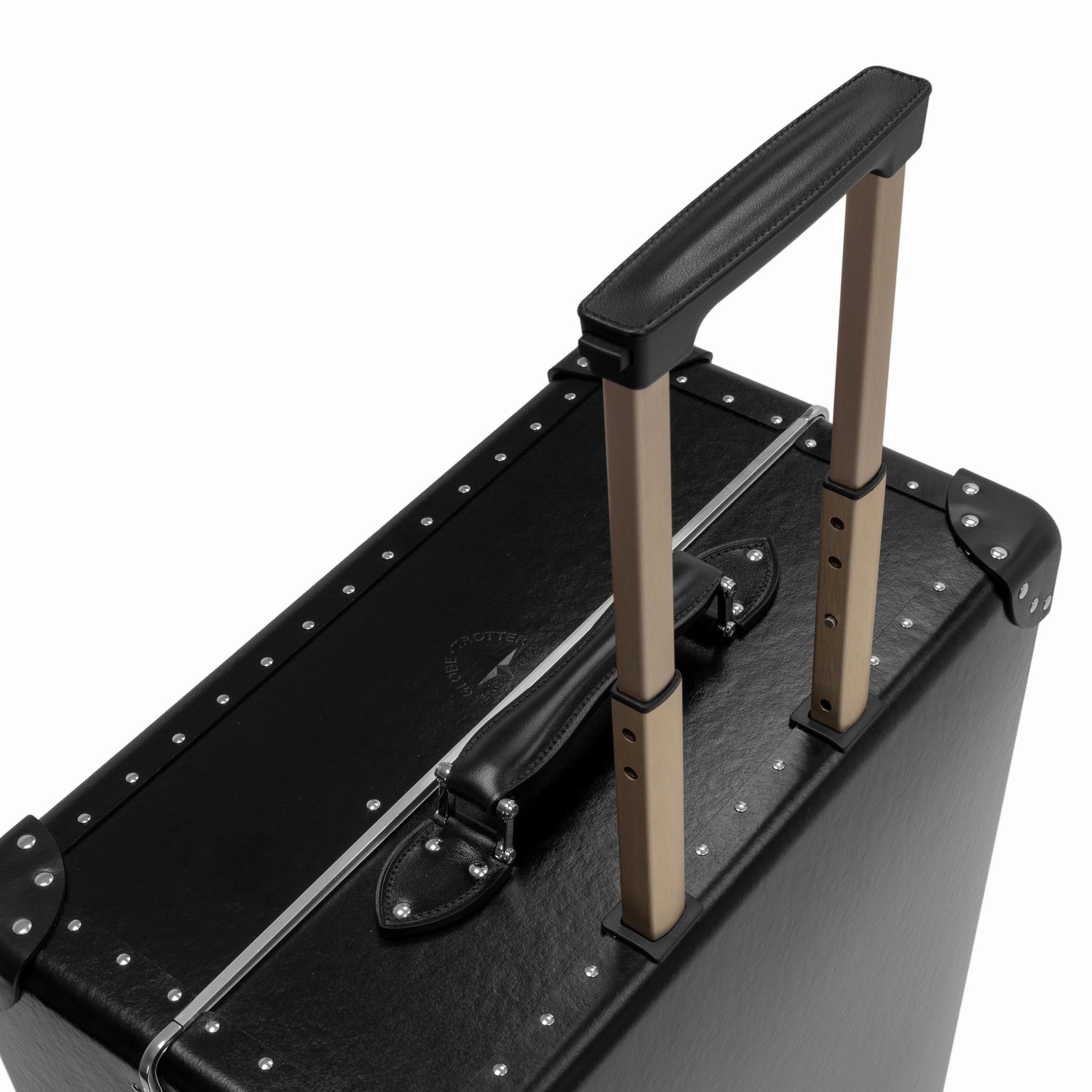 Metropolis  Large Check-In - 4 Wheels | Black/Black/Chrome