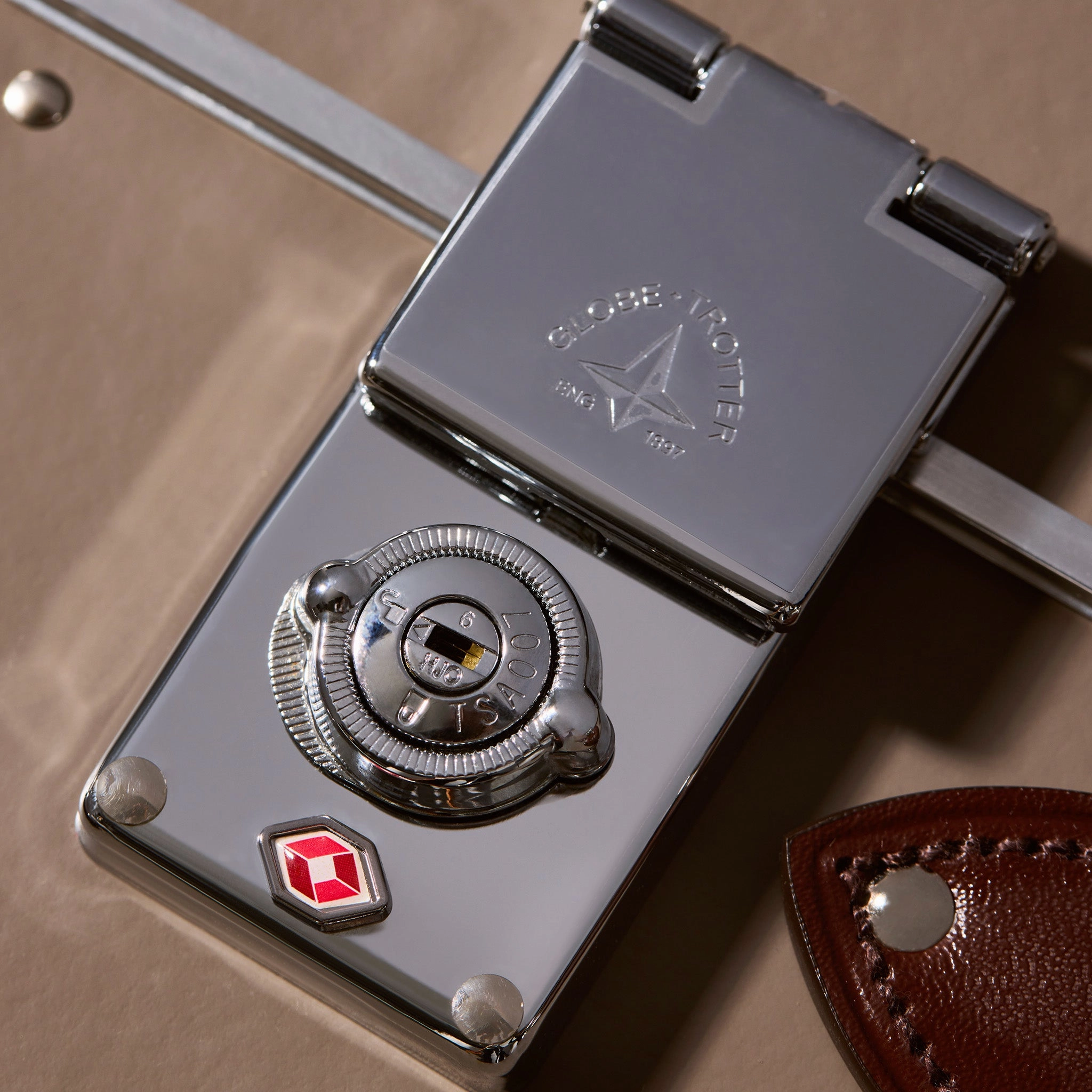 Metropolis  Large Check-In - 4 Wheels | Noble Brown/Brown/Chrome