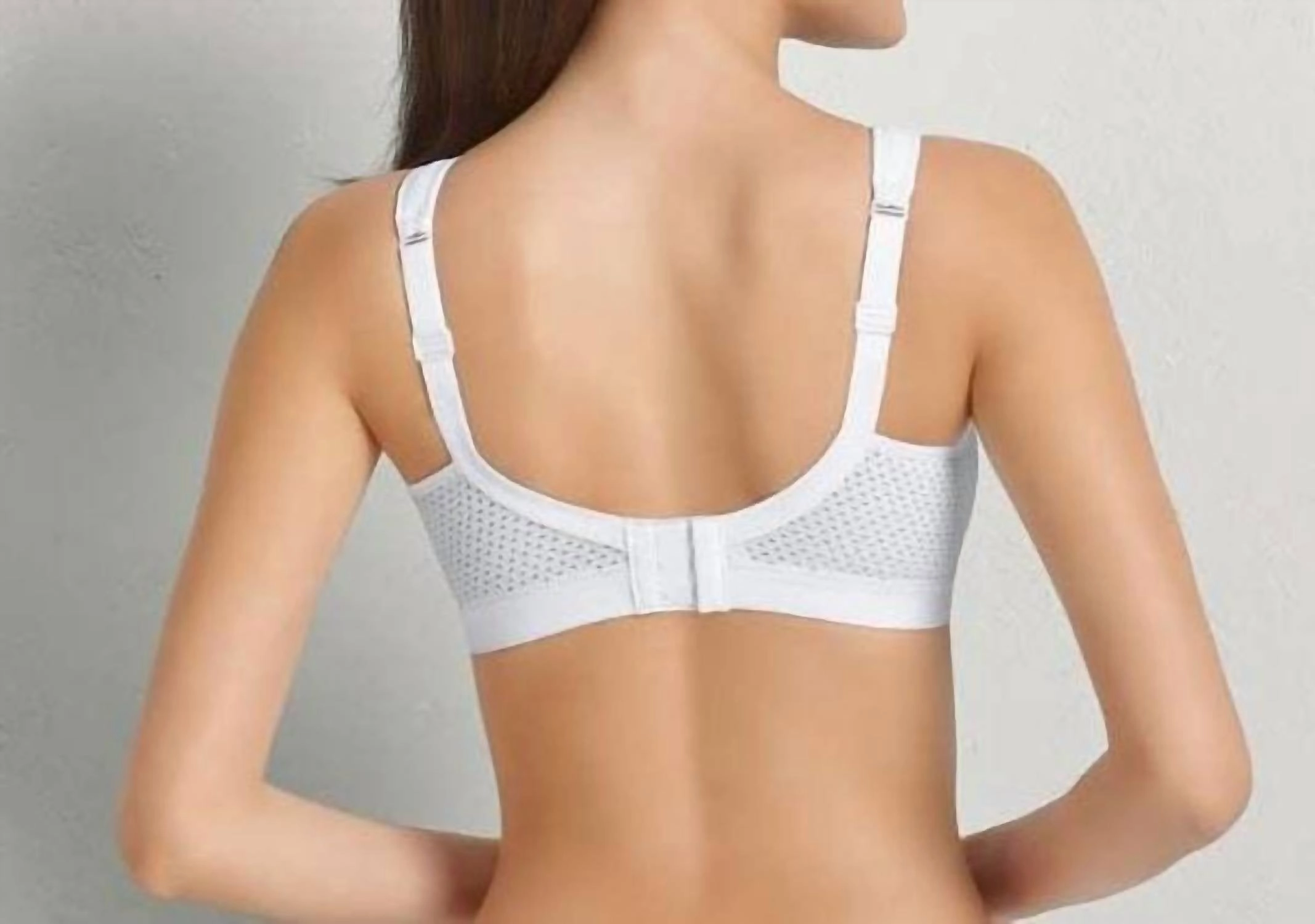 Momentum Underwire Sports Bra In White